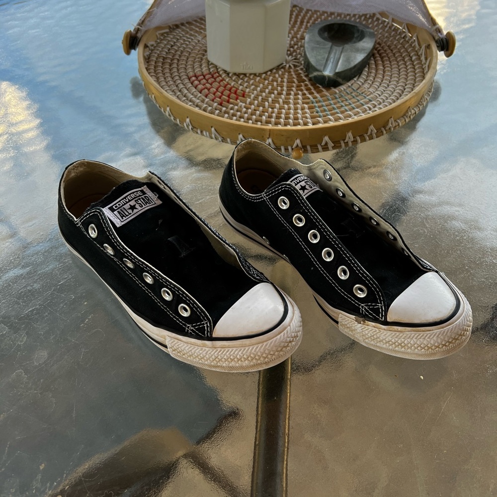 Black classic Converse